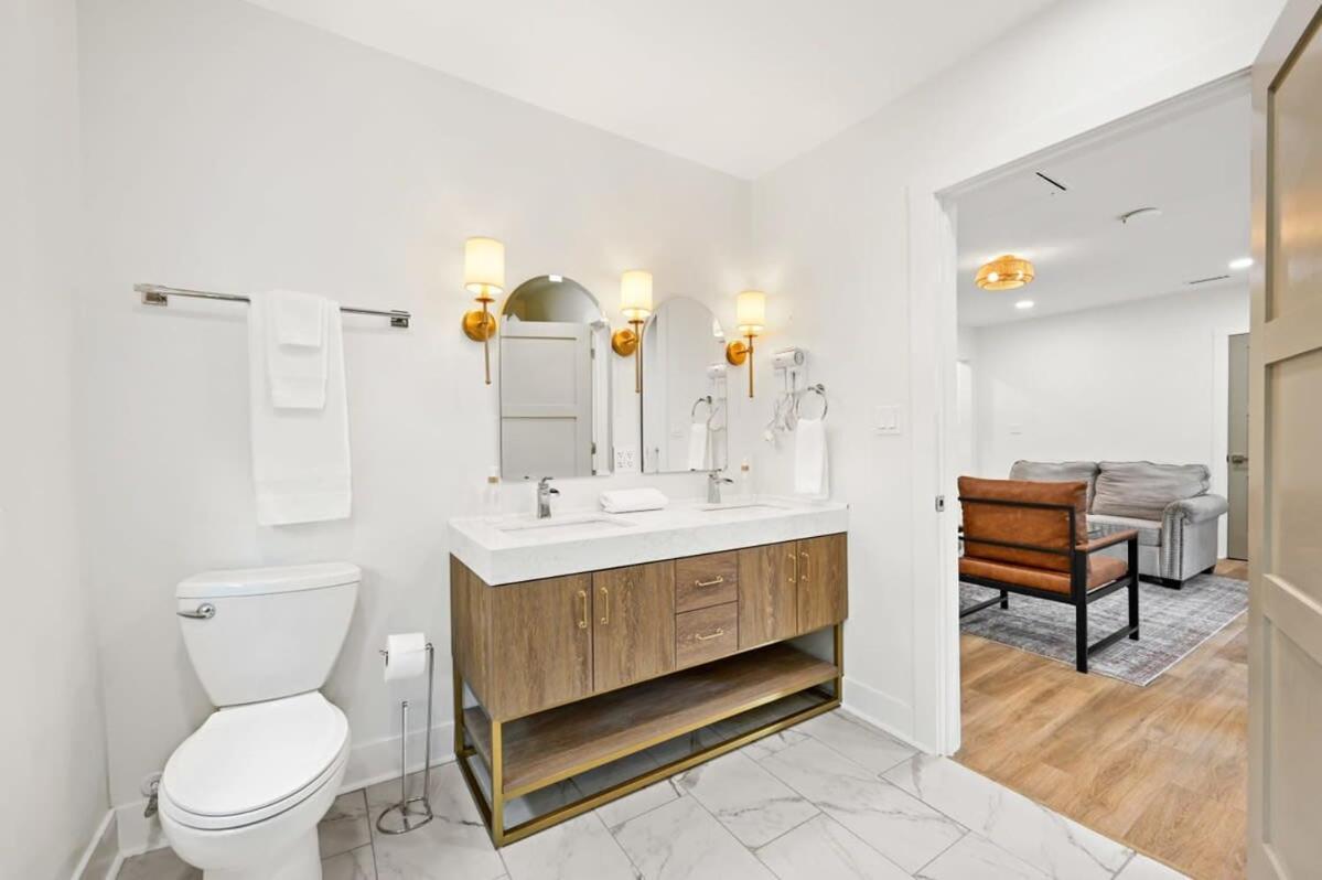 Bungalow On Main - Near Ark Уилямстаун Екстериор снимка
