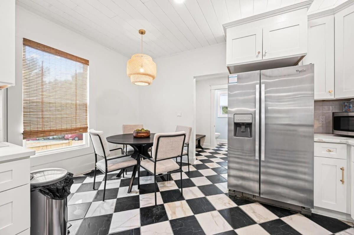 Bungalow On Main - Near Ark Уилямстаун Екстериор снимка